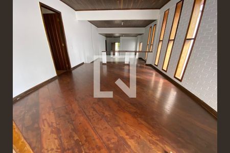 Casa à venda com 4 quartos, 230m² em Alphaville, Santana de Parnaíba