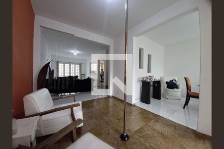 Casa à venda com 3 quartos, 160m² em Vila Deodoro, São Paulo