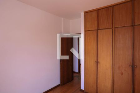 Quarto 1 de apartamento para alugar com 3 quartos, 70m² em Santa Efigênia, Belo Horizonte