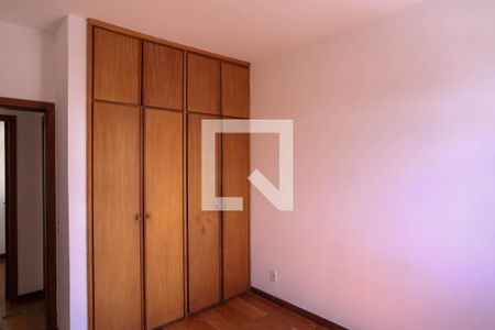 Quarto 1 de apartamento para alugar com 3 quartos, 70m² em Santa Efigênia, Belo Horizonte