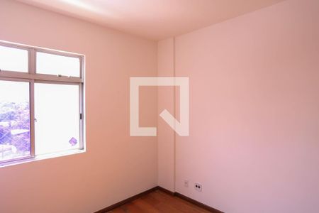 Quarto 1 de apartamento para alugar com 3 quartos, 70m² em Santa Efigênia, Belo Horizonte