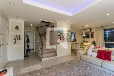 Sala de casa de condomínio à venda com 4 quartos, 210m² em Indianópolis, São Paulo