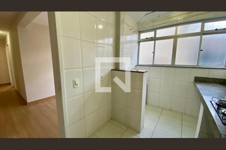 Cozinha de apartamento à venda com 3 quartos, 80m² em Coração Eucarístico, Belo Horizonte