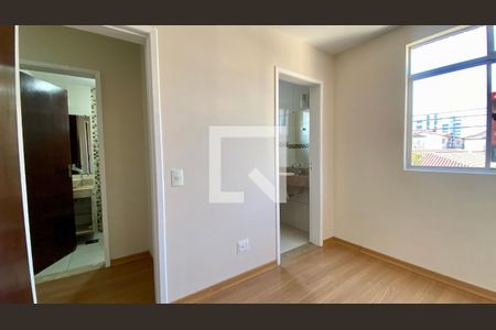 Suíte de apartamento à venda com 3 quartos, 80m² em Coração Eucarístico, Belo Horizonte