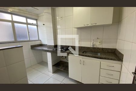 Cozinha de apartamento à venda com 3 quartos, 80m² em Coração Eucarístico, Belo Horizonte