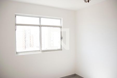 Quarto 1 de apartamento para alugar com 2 quartos, 70m² em Jardim Goiás, Goiânia