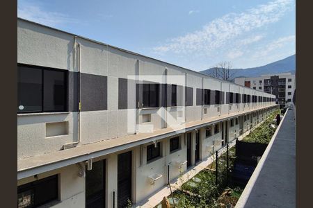 Vista de casa de condomínio para alugar com 2 quartos, 59m² em Vargem Grande, Rio de Janeiro