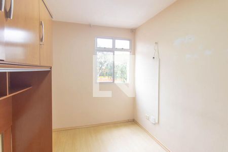 Quarto 2 de apartamento para alugar com 2 quartos, 53m² em Capão Raso, Curitiba