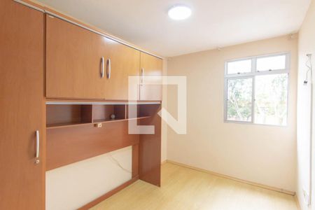 Quarto 2 de apartamento para alugar com 2 quartos, 53m² em Capão Raso, Curitiba