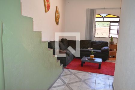 sala de casa à venda com 5 quartos, 270m² em Centro, Contagem