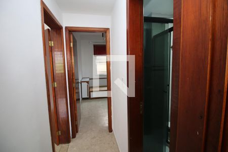 Corredor de apartamento à venda com 2 quartos, 70m² em Ilha do Governador, Rio de Janeiro