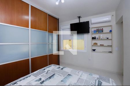 Quarto 1 de apartamento à venda com 2 quartos, 70m² em São João, Porto Alegre