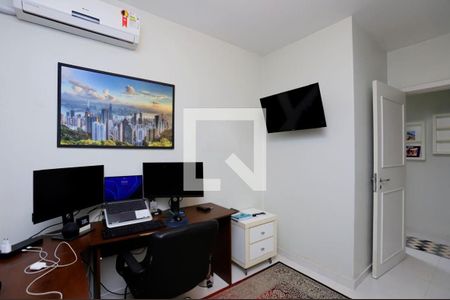 Quarto 2 de apartamento à venda com 2 quartos, 70m² em São João, Porto Alegre