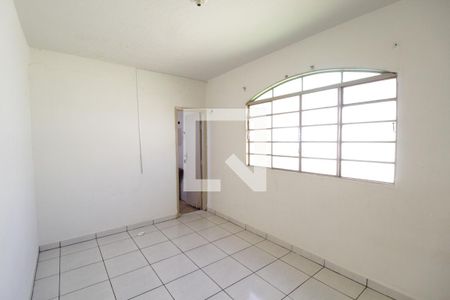 Sala de casa para alugar com 3 quartos, 80m² em Tibery, Uberlândia