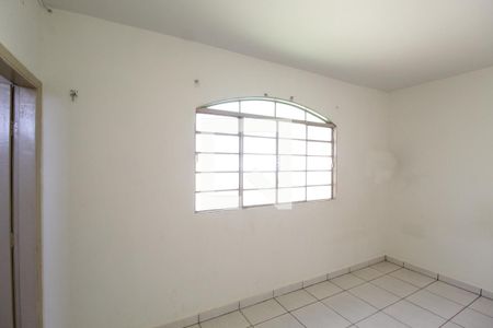 Sala de casa para alugar com 3 quartos, 80m² em Tibery, Uberlândia