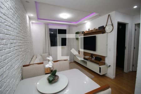 Sala de apartamento para alugar com 2 quartos, 42m² em Brás de Pina, Rio de Janeiro