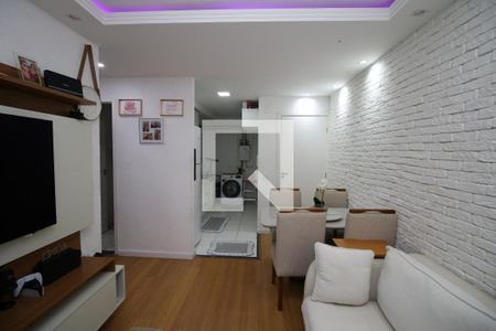 Sala de apartamento para alugar com 2 quartos, 42m² em Brás de Pina, Rio de Janeiro