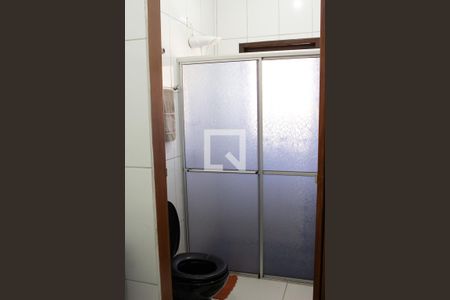 banheiro de casa para alugar com 1 quarto, 59m² em Jardim Nova Itaqua, Itaquaquecetuba