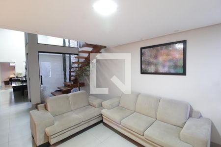 Sala de casa para alugar com 3 quartos, 260m² em Granada, Uberlândia