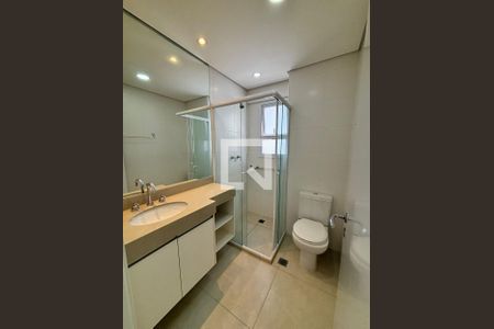 Detalhe do Banheiro da Suite de apartamento à venda com 1 quarto, 53m² em Alphaville Industrial, Barueri