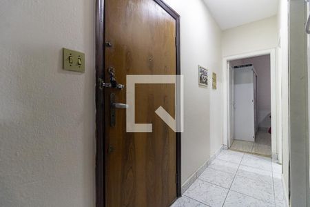 Entrada  de apartamento à venda com 1 quarto, 64m² em Cambuci, São Paulo