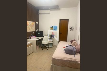 Casa à venda com 3 quartos, 180m² em Pari, São Paulo