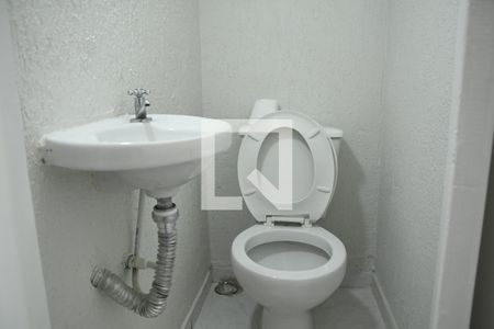 Lavabo de casa de condomínio para alugar com 2 quartos, 68m² em Vila Monte Serrat, Cotia