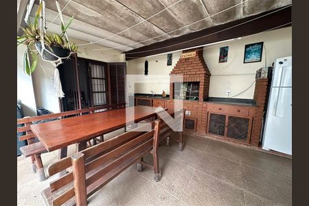 Casa à venda com 3 quartos, 185m² em Jardim dos Lagos, São Paulo