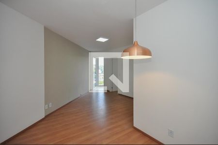 Sala de apartamento para alugar com 2 quartos, 51m² em Jardim Monte Alegre, Taboão da Serra