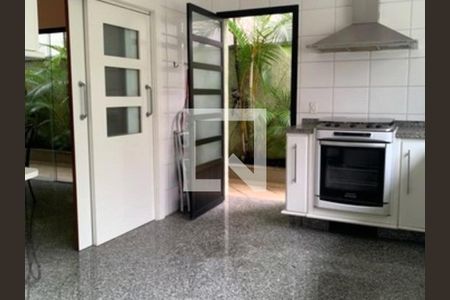 Casa à venda com 3 quartos, 250m² em Jardim Analia Franco, São Paulo