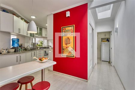 Casa à venda com 3 quartos, 182m² em Vila Elvira, São Paulo