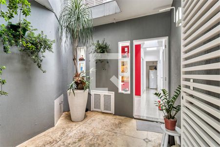 Casa à venda com 3 quartos, 182m² em Vila Elvira, São Paulo