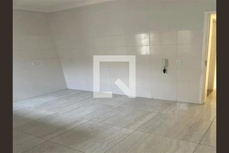 Casa à venda com 3 quartos, 108m² em Vila Carrão, São Paulo