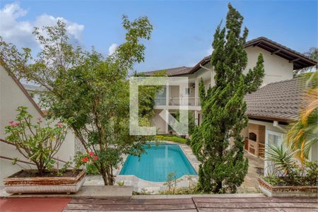 Casa à venda com 4 quartos, 405m² em Chácara Monte Alegre, São Paulo