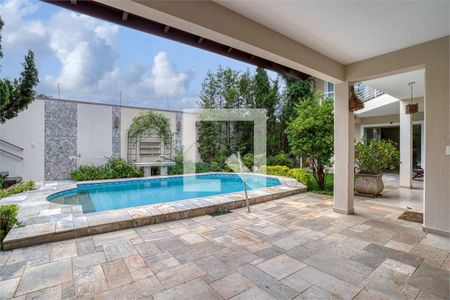 Casa à venda com 4 quartos, 405m² em Chácara Monte Alegre, São Paulo