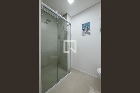 Banheiro de kitnet/studio para alugar com 1 quarto, 25m² em Pinheiros, São Paulo