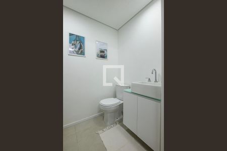 Banheiro de kitnet/studio para alugar com 1 quarto, 25m² em Pinheiros, São Paulo