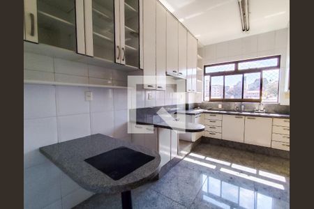 Cozinha de apartamento à venda com 4 quartos, 200m² em Cidade Nova, Belo Horizonte