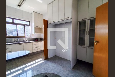 Cozinha de apartamento à venda com 4 quartos, 200m² em Cidade Nova, Belo Horizonte