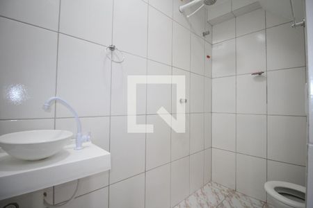 Banheiro de kitnet/studio para alugar com 1 quarto, 25m² em Barbalho, Salvador