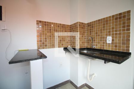 Cozinha de kitnet/studio para alugar com 1 quarto, 25m² em Barbalho, Salvador