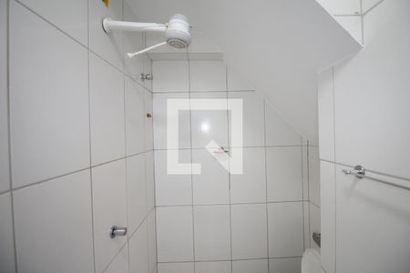 Banheiro de kitnet/studio para alugar com 1 quarto, 25m² em Barbalho, Salvador