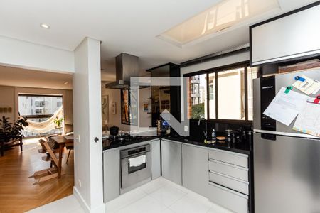 Cozinha de apartamento à venda com 2 quartos, 116m² em Itaim Bibi, São Paulo