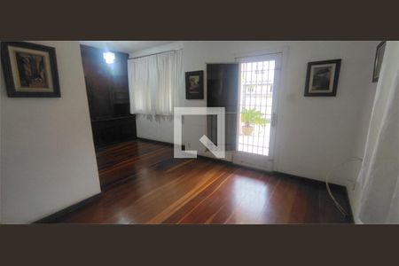 Casa à venda com 3 quartos, 180m² em Irajá, Rio de Janeiro