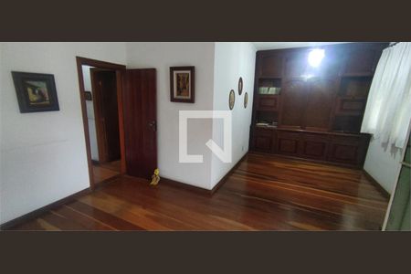 Casa à venda com 3 quartos, 180m² em Irajá, Rio de Janeiro