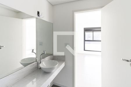 Banheiro de kitnet/studio para alugar com 1 quarto, 32m² em Vila Ipojuca, São Paulo