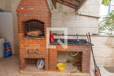 Casa à venda com 200m², 4 quartos e 2 vagas Casa à venda com 200m², 4 quartos e 2 vagasÁrea de lazer - churrasqueira