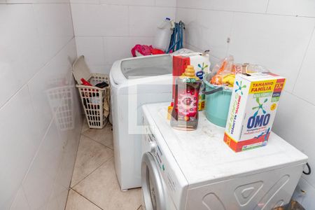 Casa à venda com 200m², 4 quartos e 2 vagas Casa à venda com 200m², 4 quartos e 2 vagasÁrea de serviço