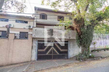 Casa à venda com 200m², 4 quartos e 2 vagas Casa à venda com 200m², 4 quartos e 2 vagasFachada