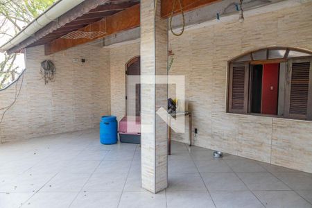 Casa à venda com 200m², 4 quartos e 2 vagas Casa à venda com 200m², 4 quartos e 2 vagasVaranda / área de lazer